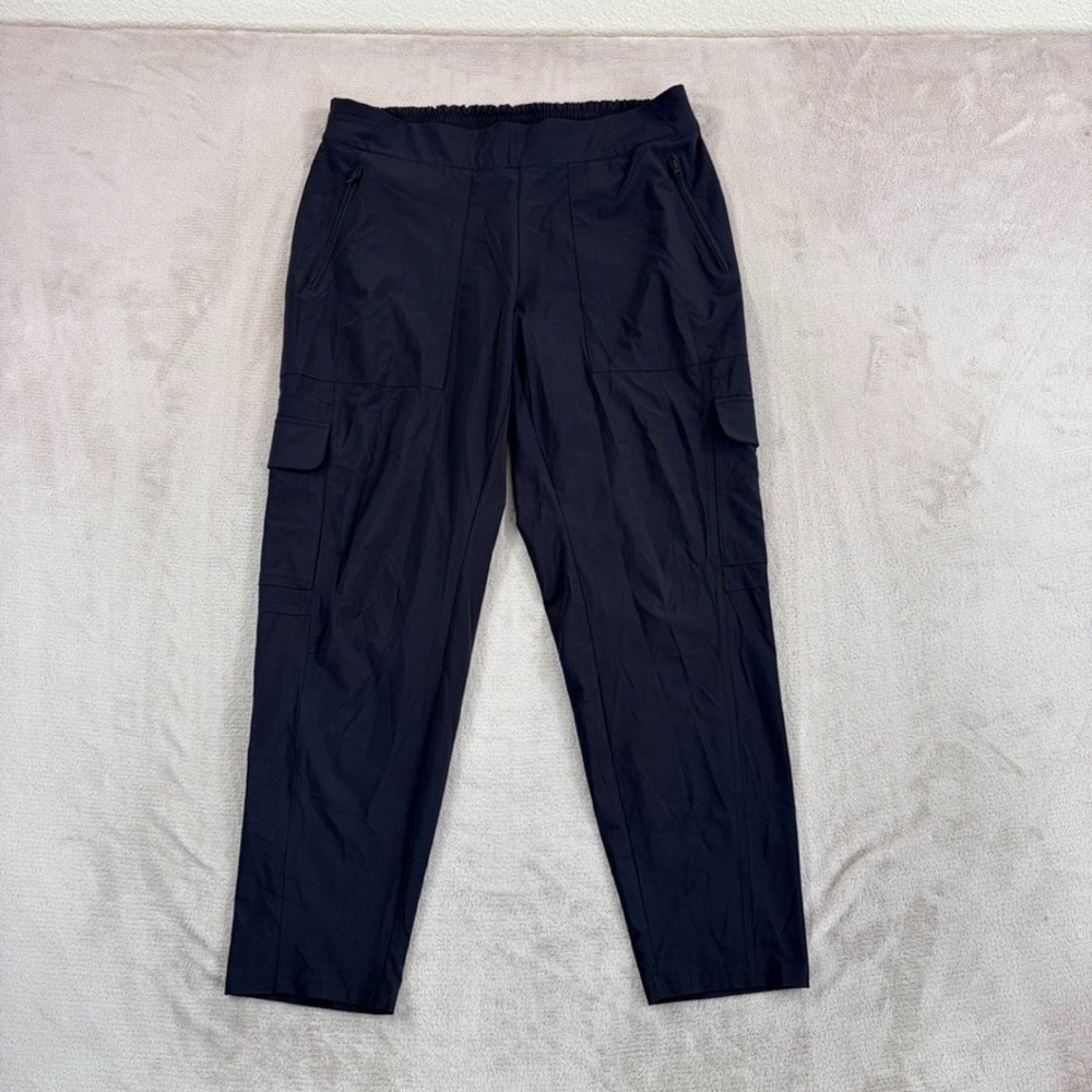 Athleta Chelsea Cargo Pants in Black Women 14 Featherweight Stretch Fabric Yoga